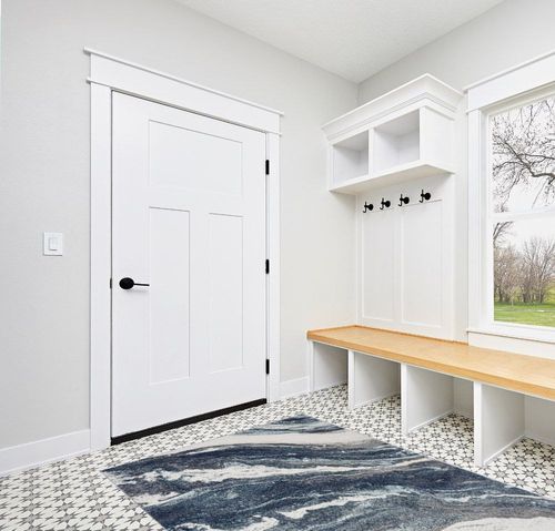 LUXE WEAVERS Lagos Collection 7983 Blue 5x7 Art Deco Area Rug in White Modern Entryway