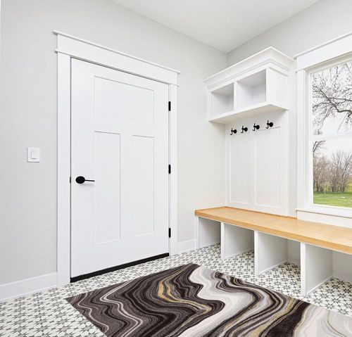 Well Woven Werrick Grey & Gold Striated Marble Pattern Area Rug (5'3" x 7'3") in White Modern Entryway