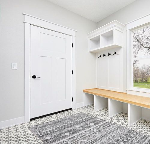 Syalife Washable Living Rug Vintage Area Outdoor Rugs, 5'x 7' Rug with Non Slip Backing, Ultra-Thin Medallion Distressed Non-Shedding Boho Rug Floor Indoor Rug (Grey/White, 5'x 7') in White Modern Entryway