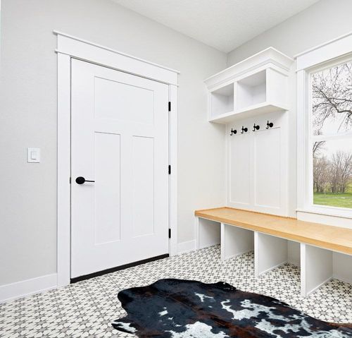 bonanza leathers Genuine Cowhide Rug Dark Tricolor Size S/L/XL 5X6/6X7/7X8 FT (7x8) in White Modern Entryway