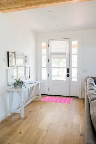 Pink Checkered Bathroom Rugs Fluffy Absorbent Bath Mat Machine Washable Soft Microfiber Shaggy Kitchen Mat Non Slip Carpet Runner for Kitchen Entryway Laundry Room Decor in White Scandinavian Entryway