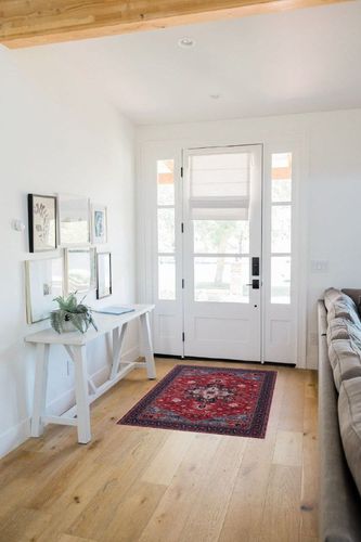 SAFAVIEH Serapi Collection Area Rug - 3'3" x 5', Red & Navy, Machine Washable & Slip Resistant, Boho Chic Design, Ideal for High Traffic Areas in Living Room, Bedroom, Dining (SEP560Q-3) in White Scandinavian Entryway