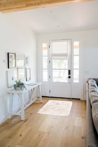 Shag Collection 2'6" x 4' Ivory in White Scandinavian Entryway