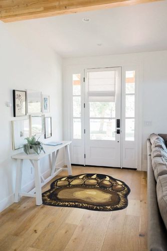 Bear Claw Rustic Lodge Paw Area Rug 3'8 W X 4'10 L in White Scandinavian Entryway