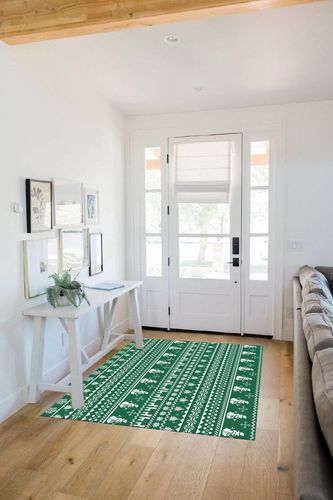Area Rug 2x3 Feet, Christmas Winter Snowflake Snowman Elk Deer Rug, Rugs for Living Room Decor Bedroom Decor Kids Room, Non-Slip Living Room Rugs, Comrft Carpet Washable Rug in White Scandinavian Entryway