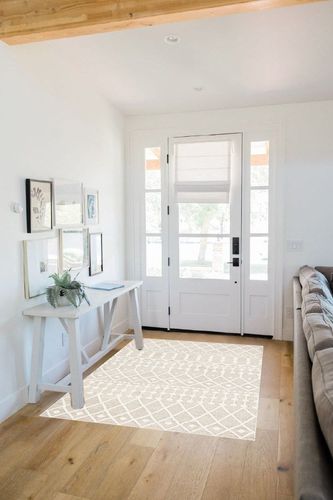 SAFAVIEH Blossom Collection 4' x 6' Beige/Ivory BLM115B Handmade Moroccan Premium Wool Area Rug in White Scandinavian Entryway