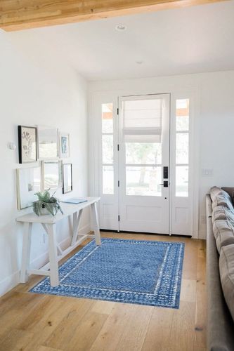 SAFAVIEH Adirondack Collection Accent Rug - 4' x 6', Light Blue & Dark Blue, Distressed Design, Non-Shedding & Easy Care, Ideal for High Traffic Areas in Entryway, Living Room, Bedroom (ADR110F) in White Scandinavian Entryway