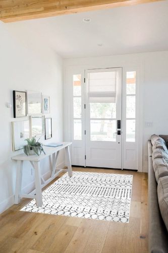 nuLOOM Moroccan Blythe Area Rug, 4x6, White And Black in White Scandinavian Entryway