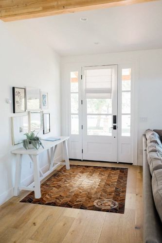Sunshine Cowhides Cowhide Patchwork Area Rug Chevron Brindle Degrade Tricolor 4 x 6' in White Scandinavian Entryway