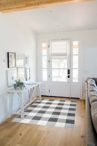 nuLOOM Lucy Machine Washable Farmhouse Buffalo Plaid Area Rug, 4x6, Grey in White Scandinavian Entryway