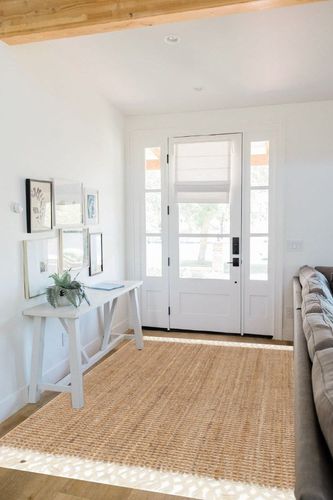 nuLOOM Raleigh Farmhouse Jute Tasseled Area Rug, 5x8, Natural in White Scandinavian Entryway