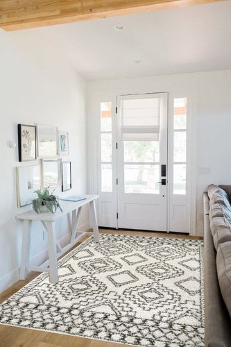 nuLOOM Lacey Moroccan Geometric Shag Area Rug, 5x8, Off-white in White Scandinavian Entryway
