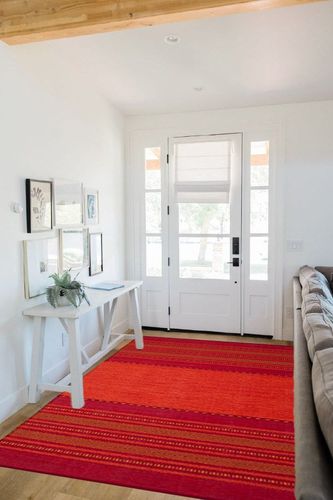 SAFAVIEH Montauk Collection Area Rug - 5' x 8', Orange & Red, Handmade Flat Weave Cotton, Ideal for High Traffic Areas in Living Room, Bedroom (MTK215A) in White Scandinavian Entryway