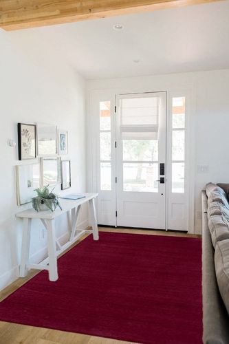 SAFAVIEH Himalaya Collection Area Rug - 5' x 8', Red, Handmade Wool, Ideal for High Traffic Areas in Living Room, Bedroom (HIM610G) in White Scandinavian Entryway