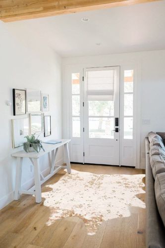 nuLOOM Iraida Contemporary Faux Cowhide Area Rug, 5' x 6' 7", Off-white in White Scandinavian Entryway