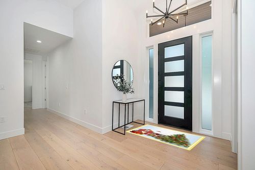 Area Rug, Xmas Tree Snowflakes Red Barn Christmas Rug, 2x3 Feet Rugs for Living Room Bedroom Kids Room Kids Room Nursery Classroom, Non-Slip Comrft Carpet Washable Rug in Modern White Entryway