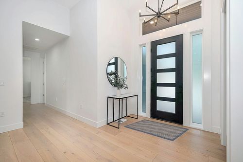 Well Woven Indoor/Outdoor 2'3" x 3'11" Woden Blue Striped & Solid Border Area Rug in Modern White Entryway