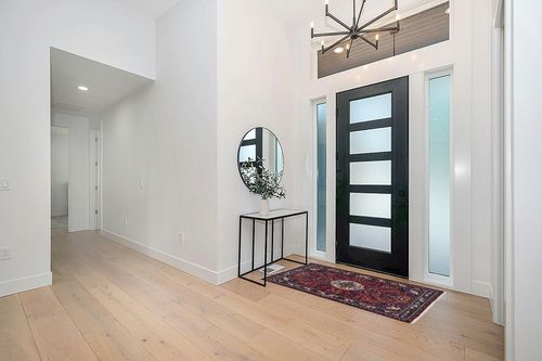 New Farsian Pure Wool Hand Knotted Bohemian Rug in Modern White Entryway