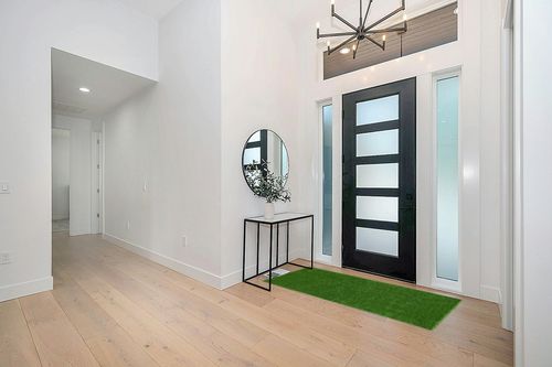 SAFAVIEH Vista Collection Area Rug - 3'3" x 6', Green, Handmade Faux Grass, Indoor/Outdoor & Washable, Ideal for Patio, Backyard, Mudroom (VST100A-36) in Modern White Entryway