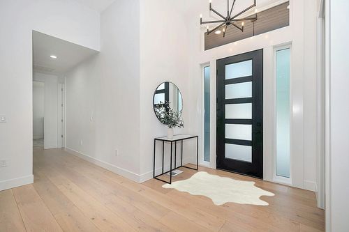 Luxe Faux Cowhide Rug for Rustic and Western Decor | Low Pile Faux Fur Rug with Off White Cow Print | Cruelty-Free Fade Resistant Living Room Rugs | 4-1/4 x 5 ft in Modern White Entryway