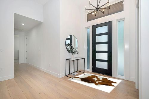 Brown & White Cowhide Area Rug Natural Premium Quality Cow Skin Hair On Leather Rug for Bedroom Décor 5ft x 4ft (60Inch x 48Inch, 152.4CM x 121.92CM) Medium in Modern White Entryway