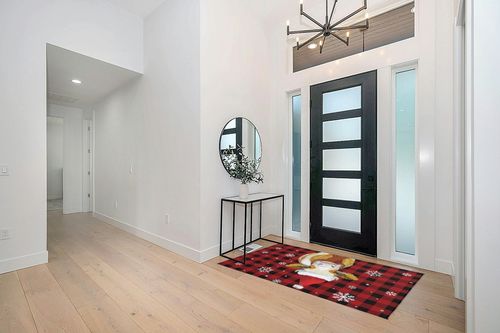 Christmas Red Black Plaid Area Rug 4' x 6', Outdoor Rugs for Patio Rug Carpet for Sofa Living Room Bedroom, Large Floor Mat and Rug for RV, Backyard, Deck, Picnic, Cattle with Xmas Hat in Modern White Entryway