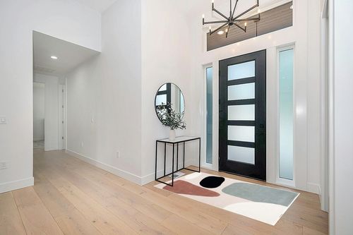 SAFAVIEH Fifth Avenue Collection 4' x 6' Beige / Black FTV119B Handmade Mid-Century Modern Abstract Wool Area Rug in Modern White Entryway