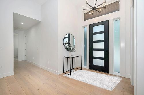 nuLOOM Regan Modern Geometric Machine Washable Area Rug, 4x6, Light Grey in Modern White Entryway