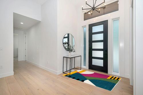 SAFAVIEH Hollywood Collection Accent Rug - 4' x 6', Peacock Blue & Fuchsia, Mid-Century Modern Design, Non-Shedding & Easy Care, Ideal for High Traffic Areas in Foyer, Living Room, Bedroom (HLW706C) in Modern White Entryway