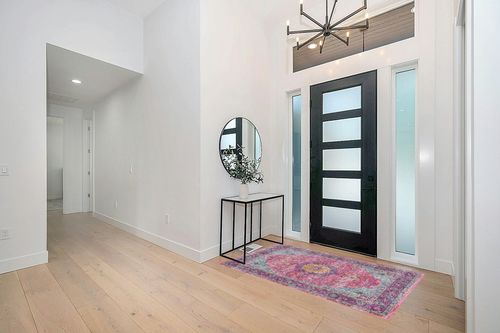 nuLOOM Verona Vintage Persian Area Rug, 4' x 6', Pink in Modern White Entryway