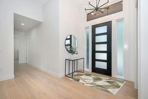 Abani Savoy Collection Area Rug - Green and Cream Geometric Design - 4'x6' - Easy to Clean - Durable for Kids and Pets - Non-Shedding - Medium Pile - Soft Feel - for Living Room, Bedroom, and Office in Modern White Entryway