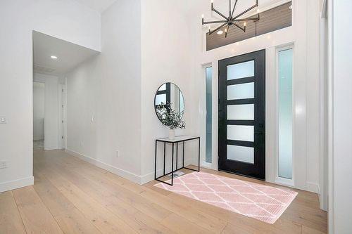 Safavieh Augustine Collection Accent Rug - 4' x 6', Pink & Ivory, Moroccan Boho Trellis Fringe Design, Non-Shedding & Easy Care, Ideal for High Traffic Areas in Foyer, Living Room, Bedroom (AGT829U) in Modern White Entryway