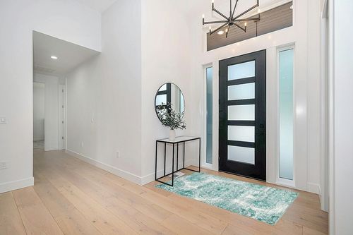 Unique Loom Sofia Collection Area Rug - Grand (4' 1" x 6' 1" Rectangle, Turquoise/ Ivory) in Modern White Entryway