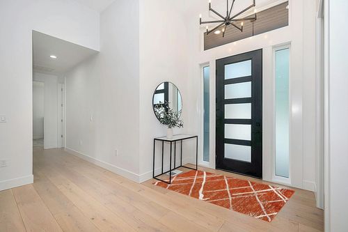 nuLOOM Thigpen Contemporary Area Rug, 4x6, Dark Orange in Modern White Entryway