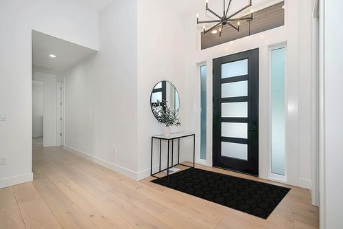 Garland Rug Sparta 4 ft. x 6 ft. Area Rug Black in Modern White Entryway