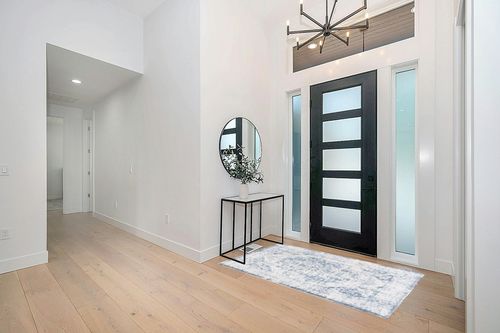 SAFAVIEH Baltimore Collection Area Rug - 4' x 6', Light Grey & Blue, Machine Washable, Shabby Chic Design, Ideal for Living Room, Bedroom, Dining Room (BAL850F-4) in Modern White Entryway