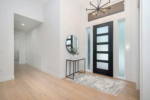 nuLOOM Bowie Machine Washable Tribal Pattern Area Rug, 4x6, Grey in Modern White Entryway