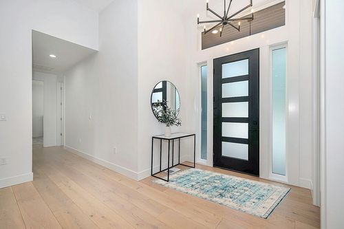 Syalife Washable Rug Vintage Area Rugs, 4'x 6' Living Room Rug with Non Slip Backing, Ultra-Thin Medallion Distressed Non-Shedding Rug, Vintage Floor Mat Indoor Rug USI001-46FG04GR in Modern White Entryway