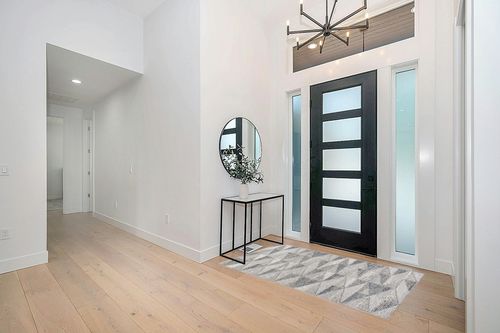 nuLOOM Lorene High-Low Geometric Indoor/Outdoor Area Rug, 4x6, Light Grey in Modern White Entryway