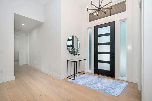 SAFAVIEH Tucson Collection Accent Rug - 4' x 6', Purple & Blue, Persian Design, Non-Shedding Machine Washable & Slip Resistant Ideal for High Traffic Areas in Entryway, Living Room, Bedroom (TSN185V) in Modern White Entryway