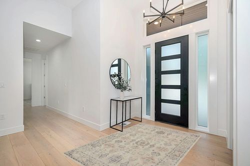 ‎Java / Multi ‎Traditional ‎Stitched Edge, Cotton Canvas Backing ‎Area Rug in Modern White Entryway