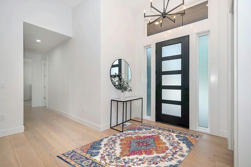 ‎Blue/Multi ‎Bohemian FLAIR Boho Vintage Traditional Non Slip Rug in Modern White Entryway
