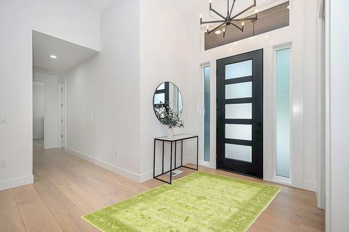 Unique Loom La Jolla Collection Farmhouse, Contemporary, Botanical, Traditional, Vintage Area Rug, 5 x 8 ft, Light Green/Green in Modern White Entryway