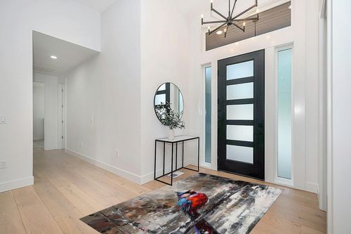 Christmas Area Rug 5 x 8, Washable Bedroom Rug Non-Slip Kitchen Rugs Non Shedding Floor Cover Mat Runner Rug for Living Room Dining Room Outdoor Carpet Winter Red Birds Abstract Painting in Modern White Entryway