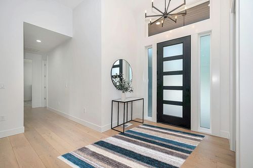 NuLOOM Drey Striped Shag Area Rug, 5' x 8', Blue Multi in Modern White Entryway