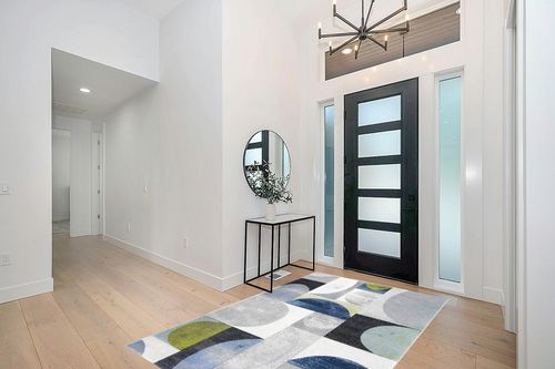 SAFAVIEH Hollywood Collection Area Rug - 5'3" x 7'6", Grey & Blue, Mid-Century Modern Design, Non-Shedding & Easy Care, Ideal for High Traffic Areas in Living Room, Bedroom (HLW798F) in Modern White Entryway