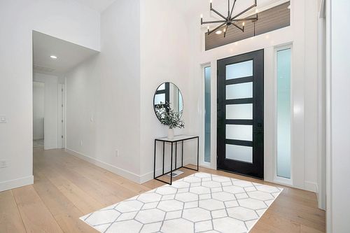 nuLOOM Veronica Geometric Honeycomb Area Rug, 5x8, Blue in Modern White Entryway