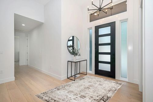 Unique Loom Sofia Collection Area Rug - Casino (5' 3" x 8' Rectangle, Beige/ Tan) in Modern White Entryway