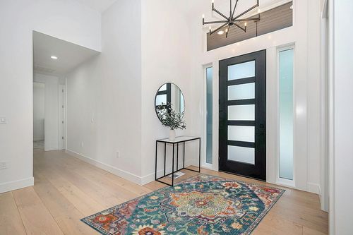 SAFAVIEH Crystal Collection Area Rug - 5' x 8', Teal & Rose, Medallion Distressed Design, Non-Shedding & Easy Care, Ideal for High Traffic Areas in Living Room, Bedroom (CRS501T) in Modern White Entryway