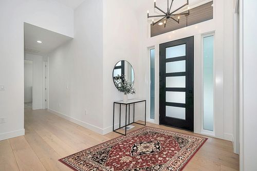 Superior Indoor Area Rug, Jute Backed, Traditional Oriental Medallion, Perfect for Hallway, Entryway, Living Room, Bedroom, Office, Kitchen, Glendale Collection, 5' x 8', Red in Modern White Entryway